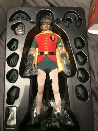 Hot Toys Batman And Robin 1966 3