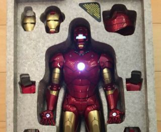 (US) Hot Toys 1/6 Iron Man MMS256D07 Die - Cast Mark III MK3 Figure w/ bonus head 3