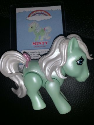The Loyal Subjects Mlp My Little Pony Toys R Us Pearlescent Club 28 C28 Minty