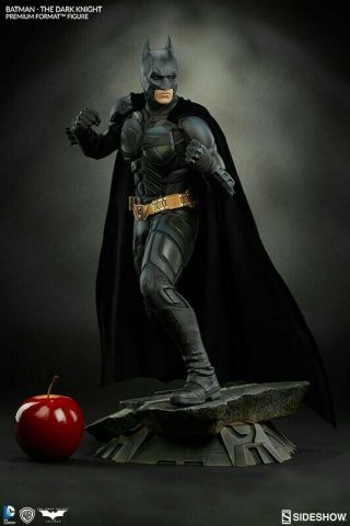 DC Batman The Dark Knight Premium Format Statue by Sideshow Collectibles 2