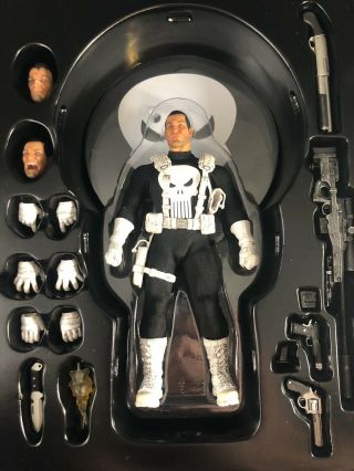 Mezco One 12 Punisher Classic Variant Exclusive Complete Authentic