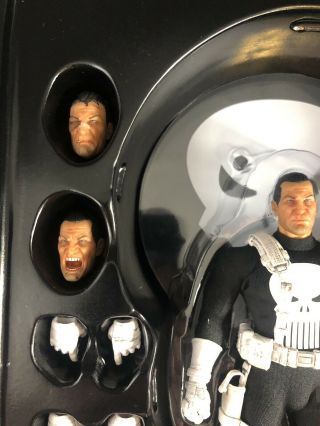 Mezco One 12 Punisher Classic Variant Exclusive Complete Authentic 6
