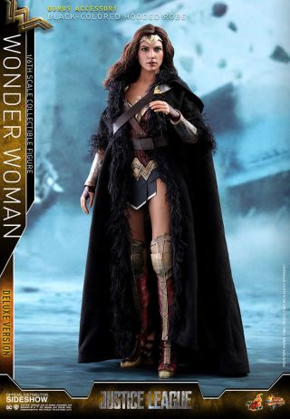 WONDER WOMAN DELUXE VERSION JUSTICE LEAGUE SIXTH SCALE FIGURE BY HOT TOYS 3