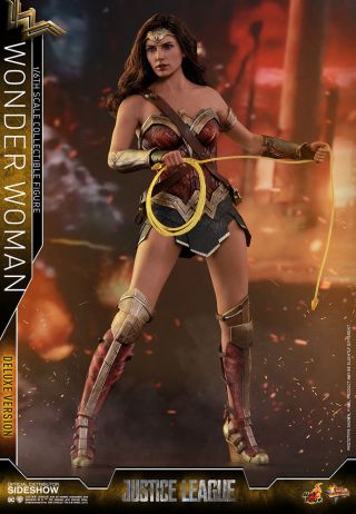 WONDER WOMAN DELUXE VERSION JUSTICE LEAGUE SIXTH SCALE FIGURE BY HOT TOYS 5