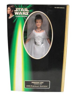 Star Wars Classic Edition: Princess Leia Ceremonial Gown 1999 Portrait Edition