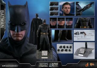 Hot Toys MMS 455 Justice League Batman Ben Affleck 1/6 Figure Normal Version 8