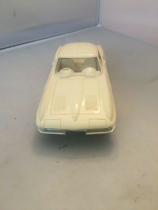 1963 Split Window Fuel Injected Corvette - Vintage Authentic Scale Model Car 2