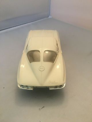 1963 Split Window Fuel Injected Corvette - Vintage Authentic Scale Model Car 4