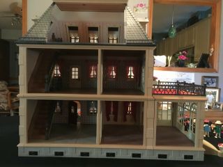Playmobil Large Victorian Mansion 5300 Includes all furniture and figures. 2