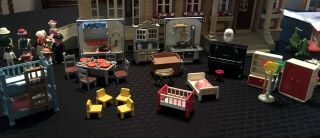 Playmobil Large Victorian Mansion 5300 Includes all furniture and figures. 6