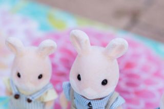 Sylvanian Families Limited Edition Sparkle Bunny Rabbit Figures Rare & Retired 3
