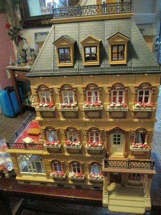 Playmobil Victorian Mansion 5300 Fully Extended & Furnished W/ 56 Figures & More