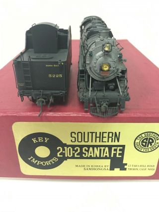 Ho Scale Key Imports Brass Southern 2 - 10 - 2 Santa Fe Locomotive W/tender 5225