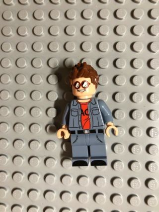 ZACK THE LEGO MANIAC EXCLUSIVE MINIFIGURE FROM THE 2016 LEGO BRAND RETAIL MANAGE 2