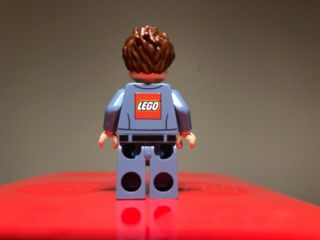 ZACK THE LEGO MANIAC EXCLUSIVE MINIFIGURE FROM THE 2016 LEGO BRAND RETAIL MANAGE 3