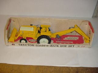 1/16 Vintage International 3444 Tractor Loader Backhoe Set W/circus Box