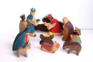 Vintage Ostheimer Wooden 10 Figures Holy Family Nativity Scene w/ House 2