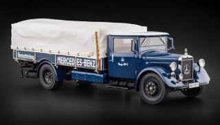 Mercedes - Benz Racing Car Transporter Truck Lo 2750 In 1:18 By Cmc M - 144