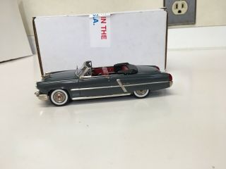 Motor City USA 1953 Lincoln convertible 1/43 scale white metal model car 2
