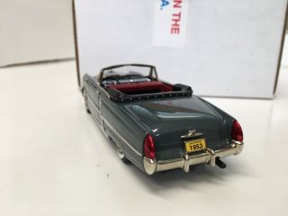 Motor City USA 1953 Lincoln convertible 1/43 scale white metal model car 4