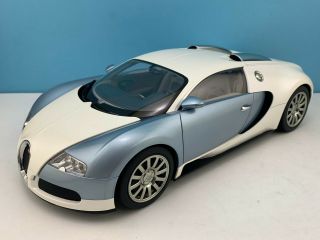 1:12 Autoart Bugatti Eb 16.  4 Veyron Production Car In Pearl/ice Blue 12533