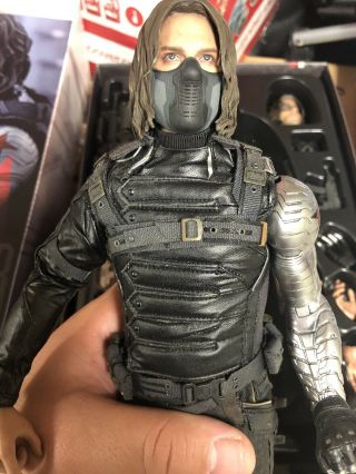 Winter Soldier Bucky Hot Toy 1/6 3