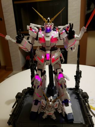 Bandai Pg Perfect Grade Rx - 0 Unicorn Gundam Model Kit 1/60 With Led Unit Built