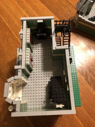 LEGO 10185 Creator Green Grocer 5