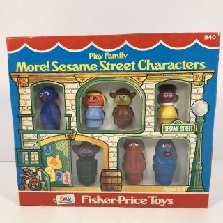 Vintage Fisher Price Sesame Street Little People Play Family Characters Box