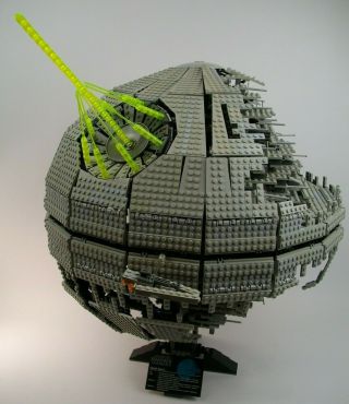 2005 LEGO 10143 Star Wars Death Star II 100 Complete Detailed collectors set 2