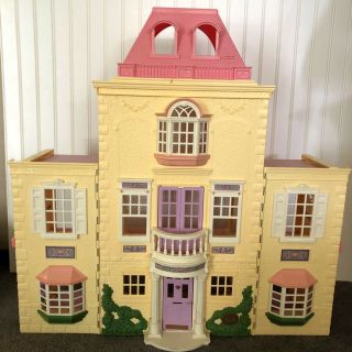 Fisher Price 2005 Vintage Loving Family Grand Mansion Dollhouse W/ Accessories 3
