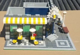 Lego 10182 Cafe Corner 8