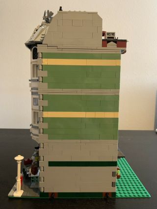 LEGO 10185 Creator Green Grocer 4