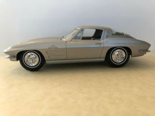 1964 Corvette Coupe silver/gray.  1/25 scale Dealer Promo 2