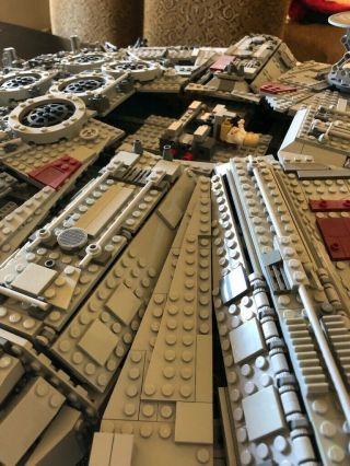 LEGO Star Wars Ultimate Collector ' s Millennium Falcon (10179) 4