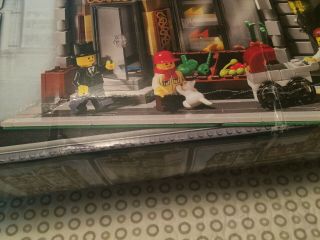 LEGO 10185 Creator Green Grocer - but Opened and Ugly Box 4