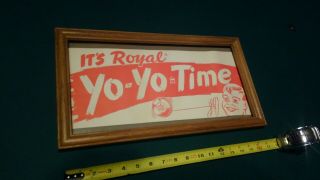 Royal Yo Yo Sign