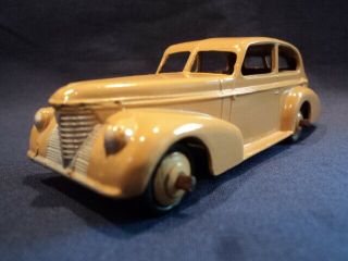 Dinky Toys 1939 Very Rare Oldsmobile Sedan No: 39b N/mint Wow
