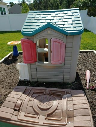 Step 2 Bundle - Welcome Home Playhouse,  Sand/water Table And 2 Chairs