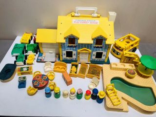 Vintage Fisher Price Little People Play Family Yellow House 952
