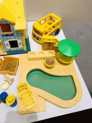 Vintage Fisher Price Little People Play family Yellow House 952 4
