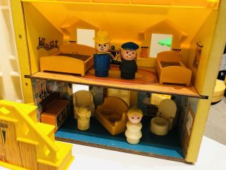 Vintage Fisher Price Little People Play family Yellow House 952 7