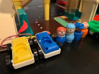 Vintage Fisher Price Little People Parking Garage 930 w cars and people Complete 3