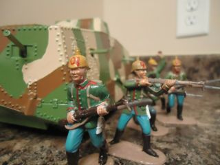 German Ww1 Toy Soldiers 1/32 And Tank