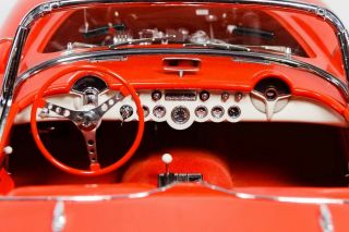 1/6 Highway 61 1957 Corvette Red / Beige 50402 MASSIVE RARE MODEL 10