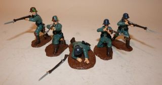 Trophy of Wales,  WW1 German Stormtroopers Attacking 5 Figures 6