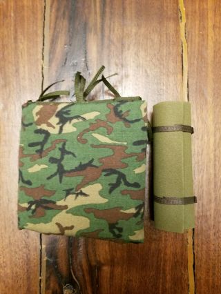 1:6 Scale Gear - Woodland Camouflage Poncho Liner And Foam Ground Sleeping Mat