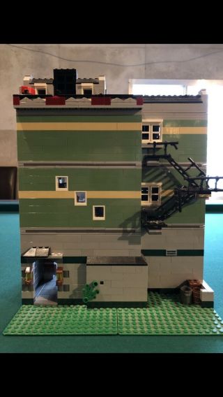 LEGO 10185 Creator Green Grocer 85 (roughly) Complete 5