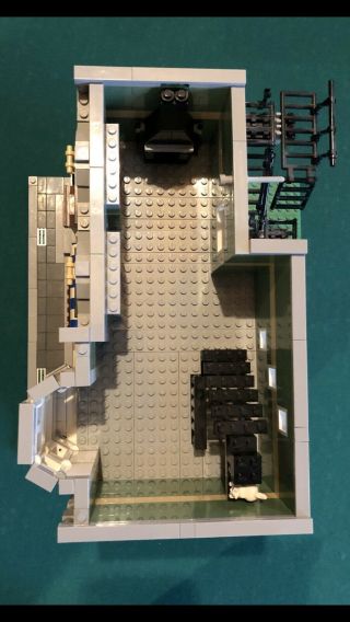 LEGO 10185 Creator Green Grocer 85 (roughly) Complete 7