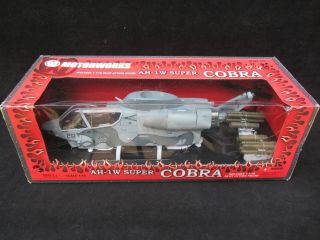 Motorworks - Usmc Ah - 1w Cobra Helicopter Rare 1/18